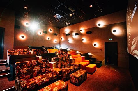 Filmpalasts große Bibliothek